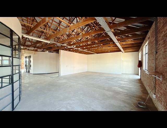 754M² OFFICE TO LET IN POINT WATERFRONT